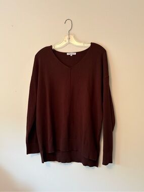 dkr & company Chocolate Brown V-Neck Light Weight Fine Knit Sweater- Size XL